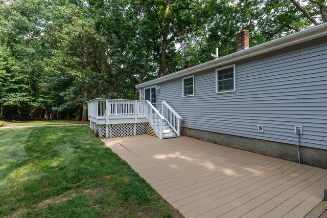 12 Ash Street, Londonderry, NH 03053