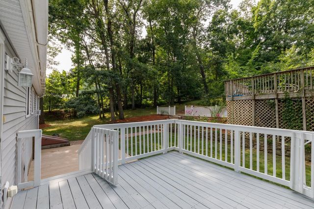 12 Ash Street, Londonderry, NH 03053