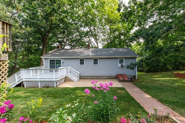 12 Ash Street, Londonderry, NH 03053