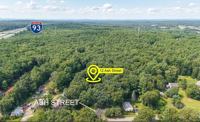 12 Ash Street, Londonderry, NH 03053
