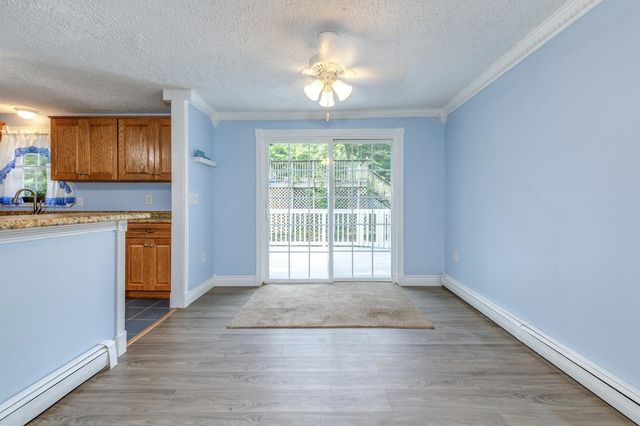 12 Ash Street, Londonderry, NH 03053