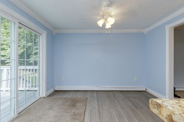 12 Ash Street, Londonderry, NH 03053