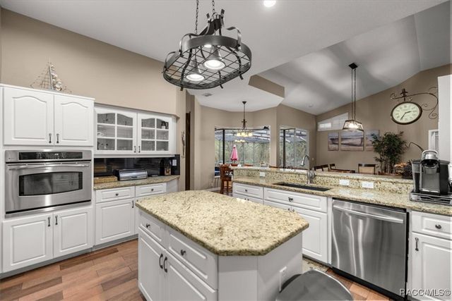 4860 W Angus Drive, Beverly Hills, FL 34465