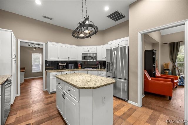 4860 W Angus Drive, Beverly Hills, FL 34465