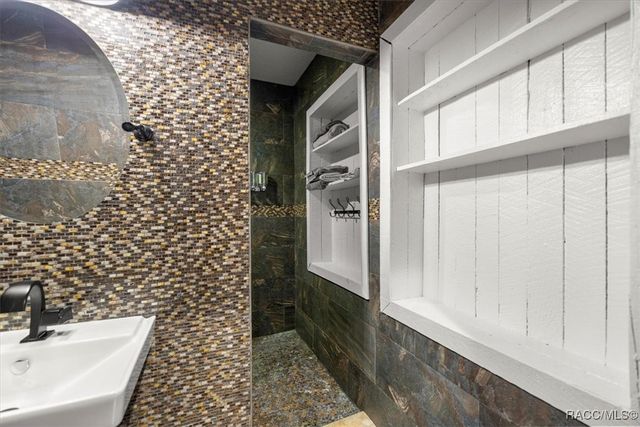 4860 W Angus Drive, Beverly Hills, FL 34465