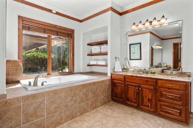 326 Cottonwood Spur, Carthage, TX 75633