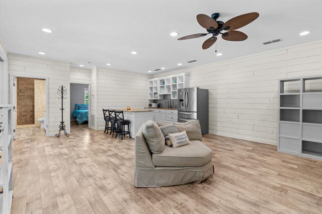 326 Cottonwood Spur, Carthage, TX 75633