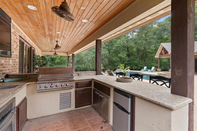 326 Cottonwood Spur, Carthage, TX 75633