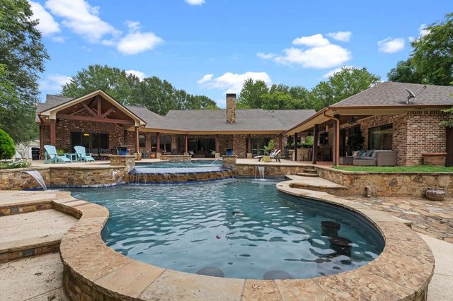 326 Cottonwood Spur, Carthage, TX 75633