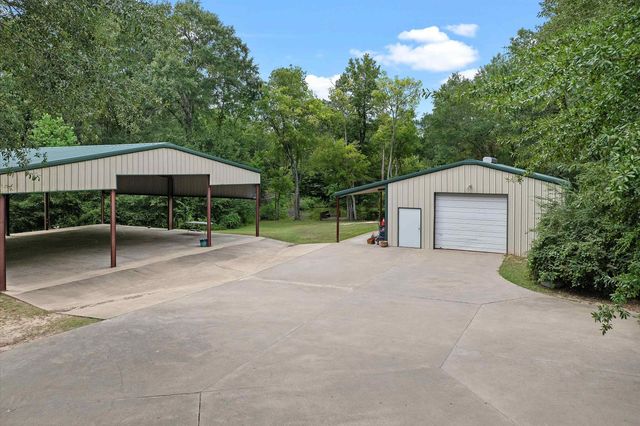 326 Cottonwood Spur, Carthage, TX 75633