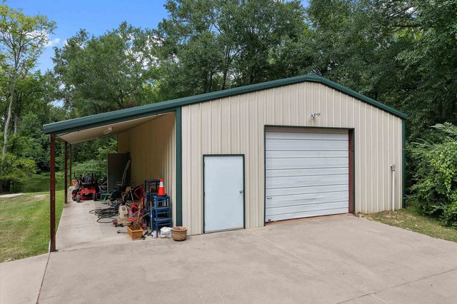 326 Cottonwood Spur, Carthage, TX 75633