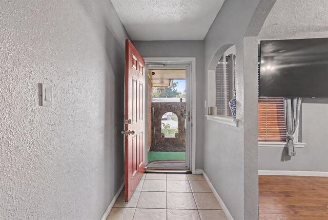 1228 SW 92nd Street, Oklahoma City, OK 73139