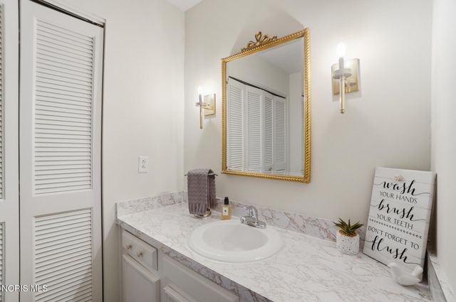 5679 Monroe Street, Unit 319, Sylvania, OH 43560