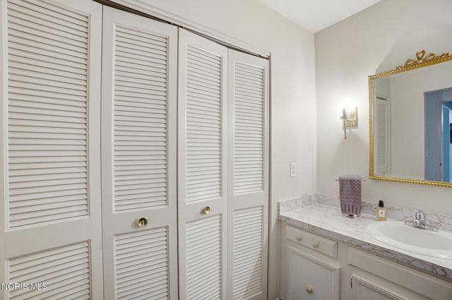 5679 Monroe Street, Unit 319, Sylvania, OH 43560