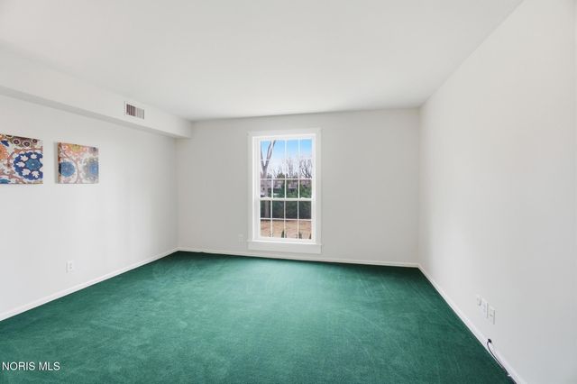 5679 Monroe Street, Unit 319, Sylvania, OH 43560
