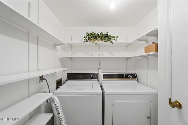 5679 Monroe Street, Unit 319, Sylvania, OH 43560
