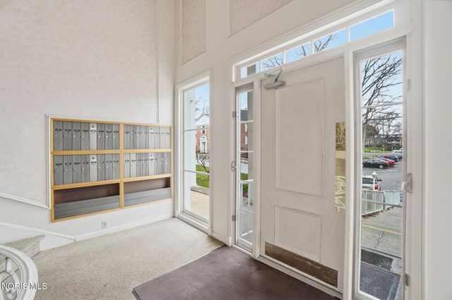 5679 Monroe Street, Unit 319, Sylvania, OH 43560