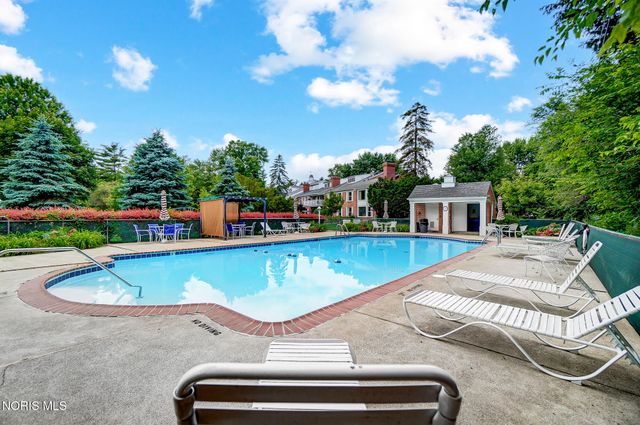 5679 Monroe Street, Unit 319, Sylvania, OH 43560
