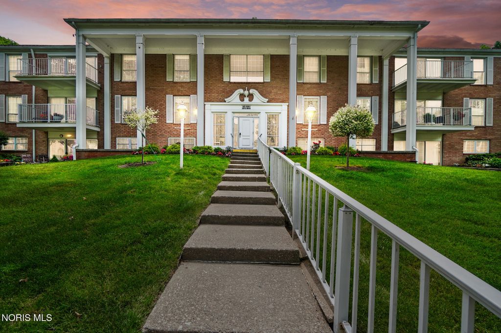 5679 Monroe Street, Unit 319, Sylvania, OH 43560