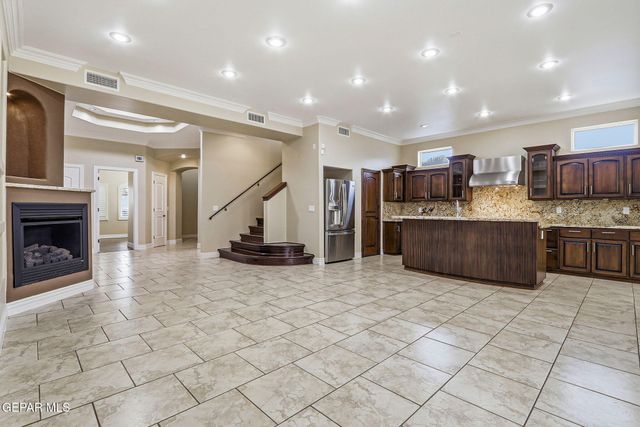7291 Camino Del Sol Drive, El Paso, TX 79911