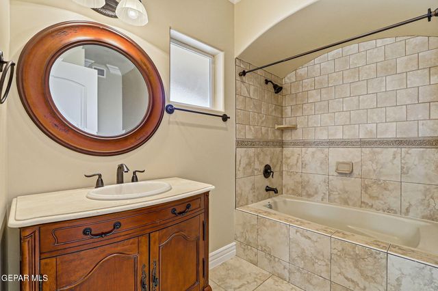 7291 Camino Del Sol Drive, El Paso, TX 79911