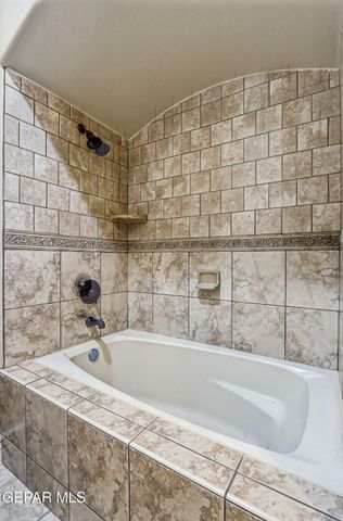 7291 Camino Del Sol Drive, El Paso, TX 79911