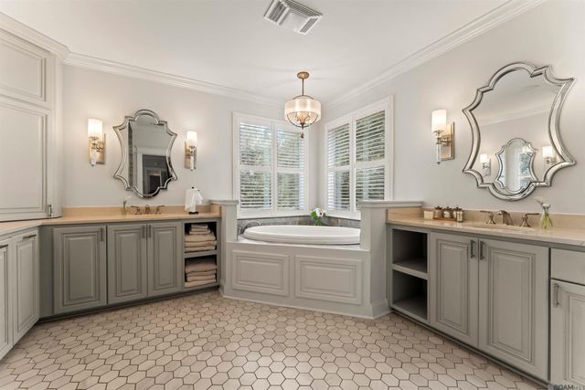 18115 Magnolia Bend Rd, Greenwell Springs, LA 70739