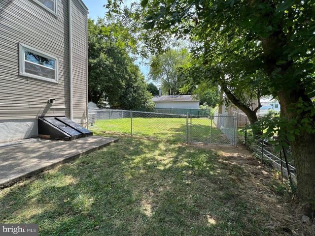 327 GARDEN AVE, Horsham, PA 19044