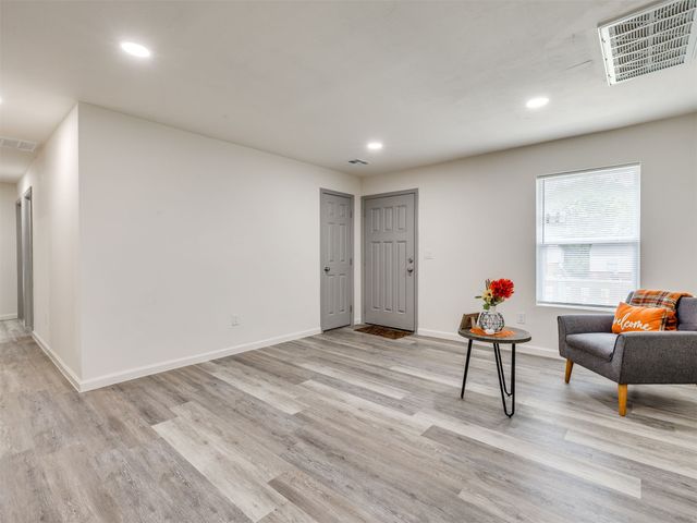 331 W 49th Street N, Tulsa, OK 74126