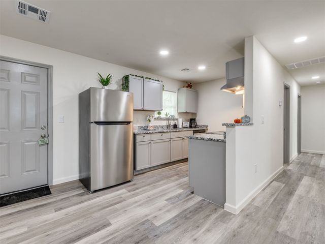 331 W 49th Street N, Tulsa, OK 74126