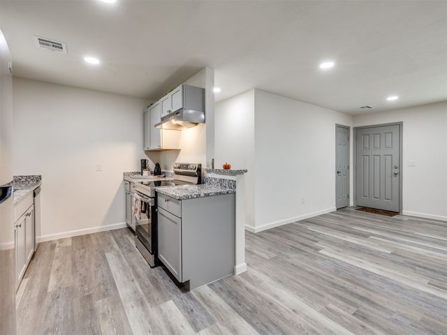 331 W 49th Street N, Tulsa, OK 74126