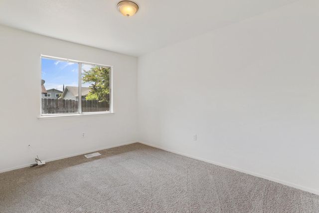 138 E Grove St, Stockton, CA 95204