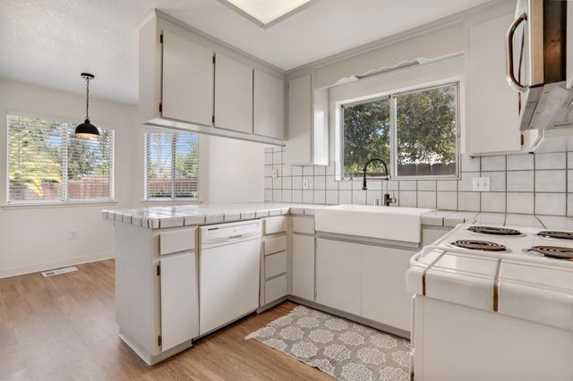 138 E Grove St, Stockton, CA 95204