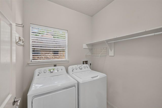 111 Pine Manor Drive, Conroe, TX 77385