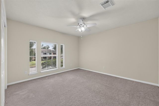 111 Pine Manor Drive, Conroe, TX 77385