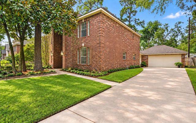 111 Pine Manor Drive, Conroe, TX 77385