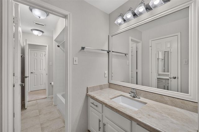 111 Pine Manor Drive, Conroe, TX 77385