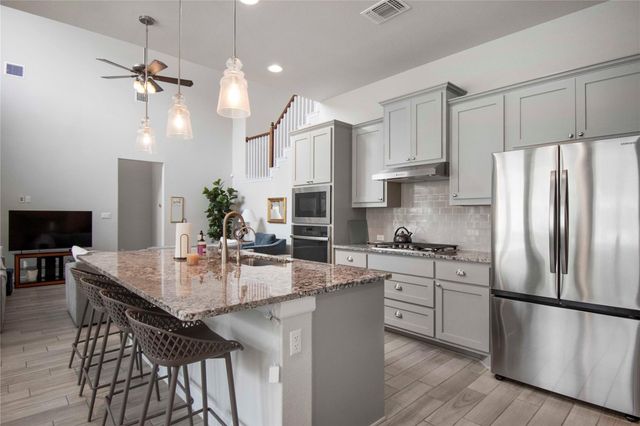 231 Village Oak DR, Austin, TX 78737