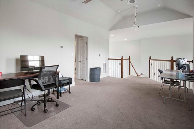 231 Village Oak DR, Austin, TX 78737