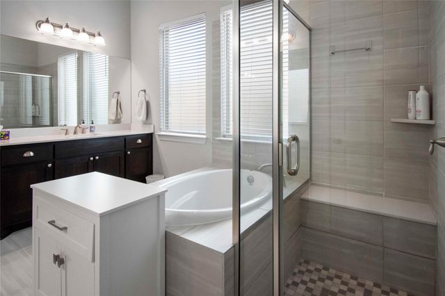 231 Village Oak DR, Austin, TX 78737