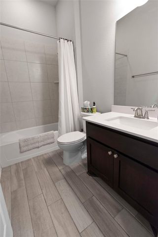 231 Village Oak DR, Austin, TX 78737