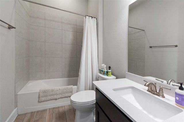 231 Village Oak DR, Austin, TX 78737