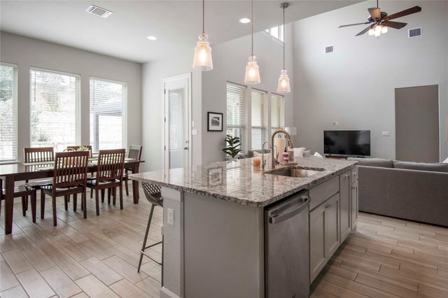 231 Village Oak DR, Austin, TX 78737