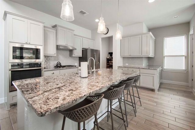 231 Village Oak DR, Austin, TX 78737