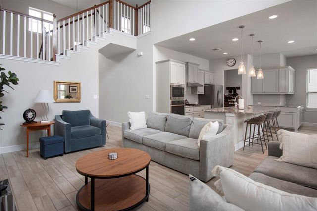 231 Village Oak DR, Austin, TX 78737
