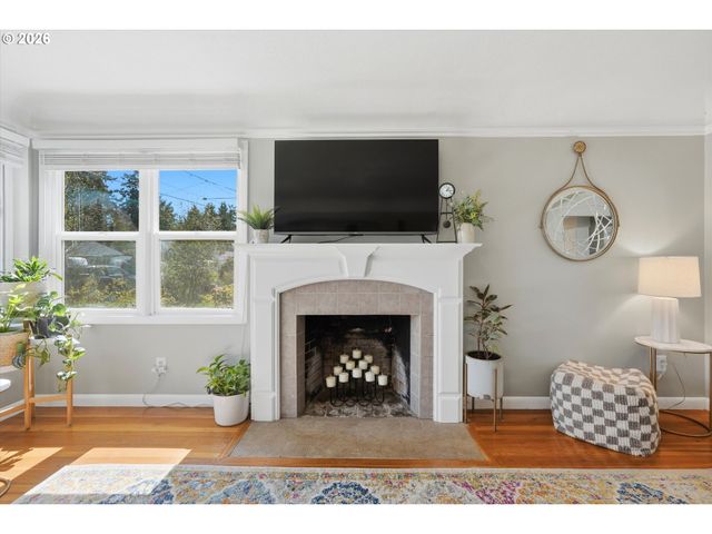 221 Se 109TH Ave, Portland, OR 97216