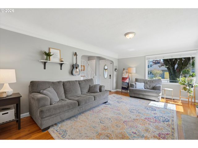 221 Se 109TH Ave, Portland, OR 97216