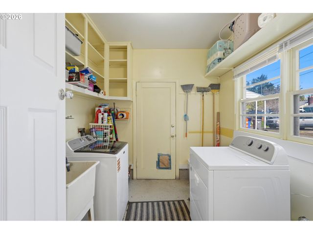 221 Se 109TH Ave, Portland, OR 97216