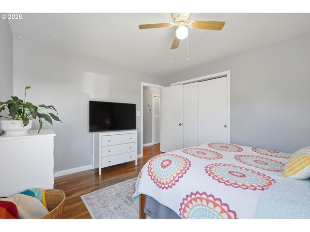 221 Se 109TH Ave, Portland, OR 97216