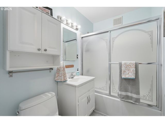 221 Se 109TH Ave, Portland, OR 97216